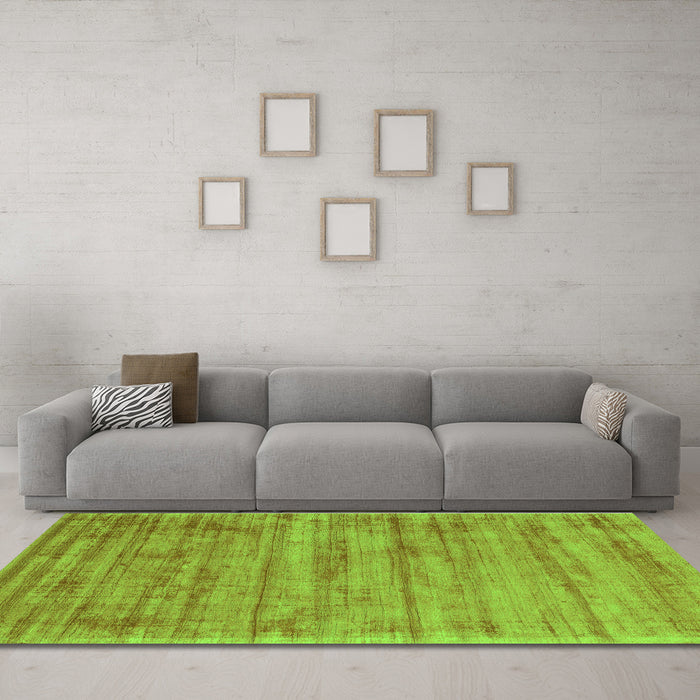 Machine Washable Abstract Green Contemporary Area Rugs in a Living Room,, wshcon2943grn