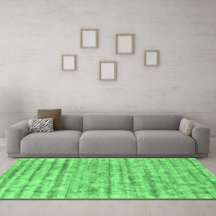 Machine Washable Abstract Emerald Green Contemporary Area Rugs in a Living Room,, wshcon2944emgrn