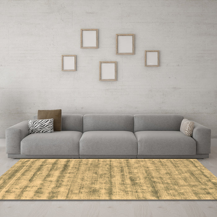 Machine Washable Abstract Brown Contemporary Rug in a Living Room,, wshcon2944brn