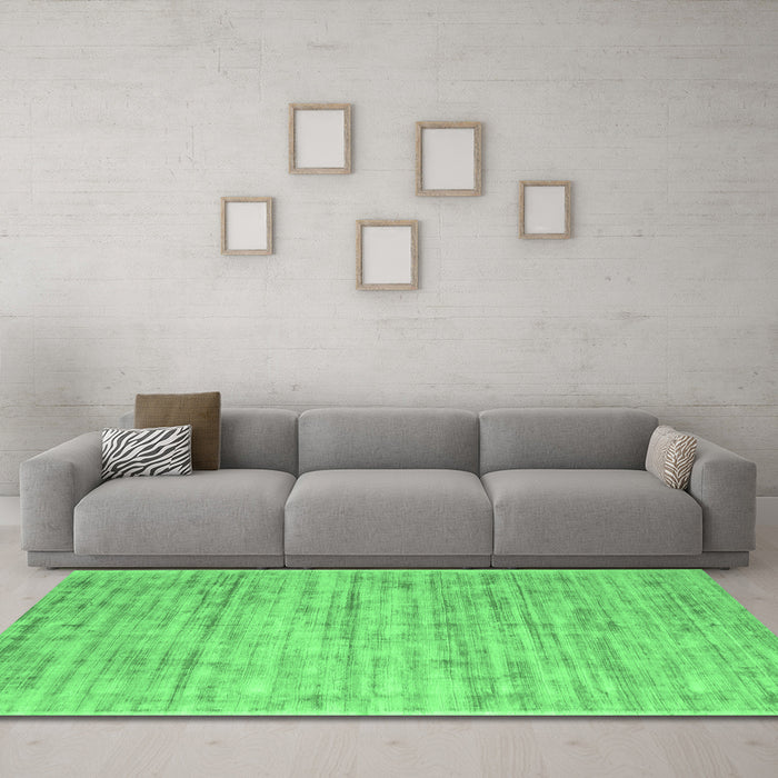 Machine Washable Abstract Emerald Green Contemporary Area Rugs in a Living Room,, wshcon2946emgrn