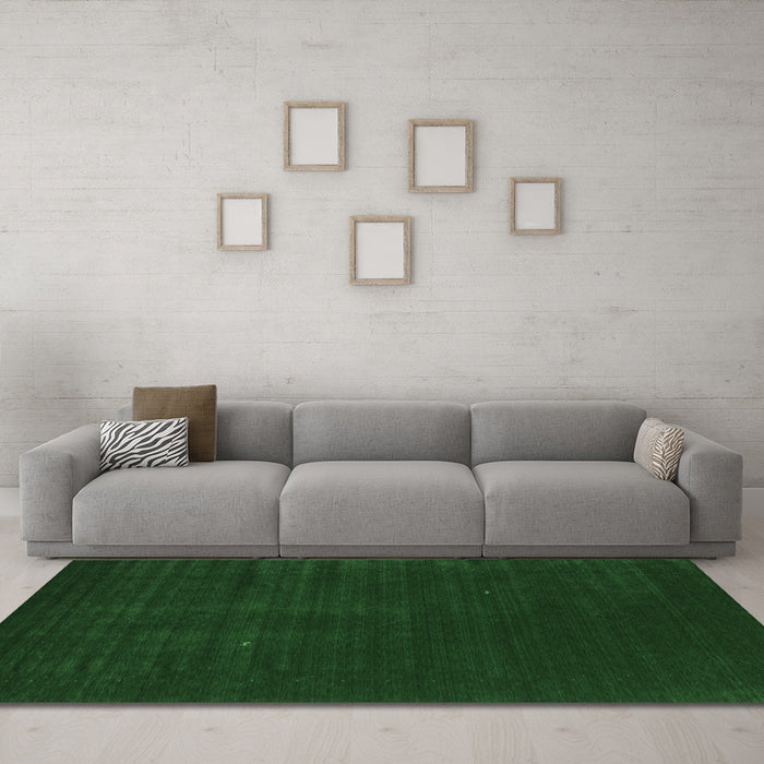 Machine Washable Abstract Emerald Green Contemporary Area Rugs in a Living Room,, wshcon2948emgrn