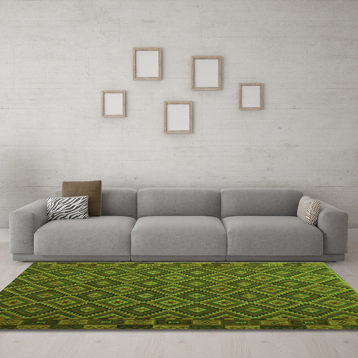 Machine Washable Oriental Green Traditional Area Rugs in a Living Room,, wshcon2953grn