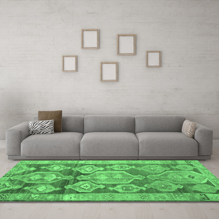 Machine Washable Oriental Emerald Green Traditional Area Rugs in a Living Room,, wshcon2955emgrn