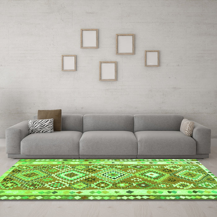 Machine Washable Oriental Green Traditional Area Rugs in a Living Room,, wshcon2956grn