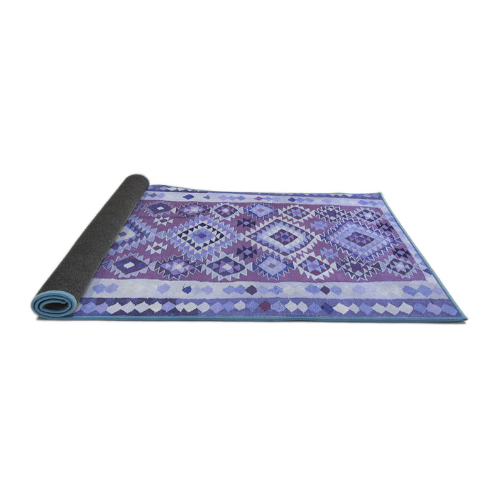 Sideview of Oriental Blue Traditional Rug, con2956blu