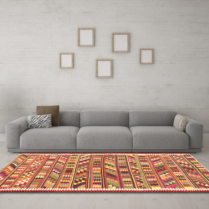Machine Washable Abstract Brown Contemporary Rug in a Living Room,, wshcon2963brn