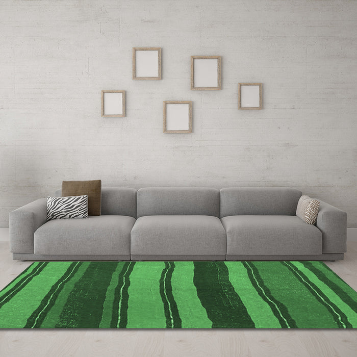 Machine Washable Oriental Emerald Green Traditional Area Rugs in a Living Room,, wshcon2967emgrn