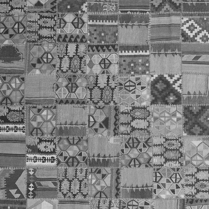 Serging Thickness of Machine Washable Patchwork Gray Transitional Rug, wshcon2970gry