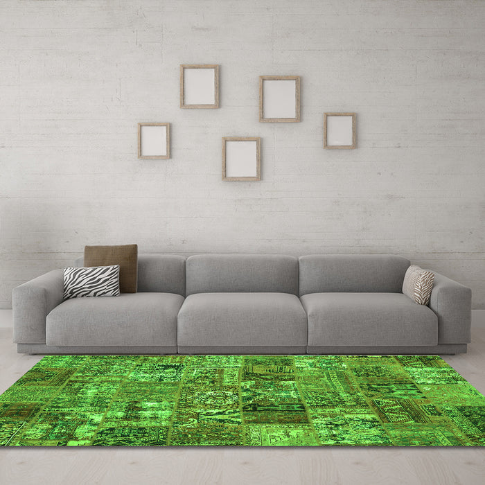 Machine Washable Abstract Green Contemporary Area Rugs in a Living Room,, wshcon2971grn