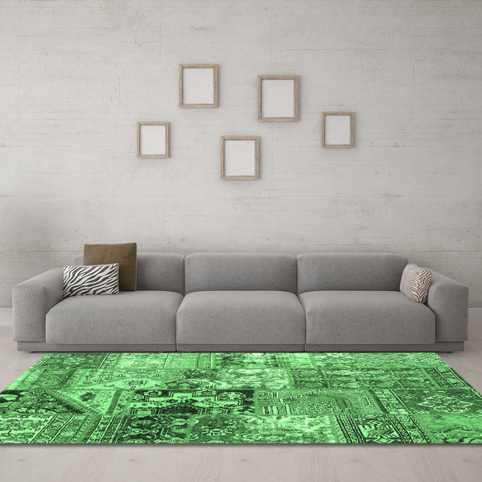 Machine Washable Patchwork Emerald Green Transitional Area Rugs in a Living Room,, wshcon2977emgrn
