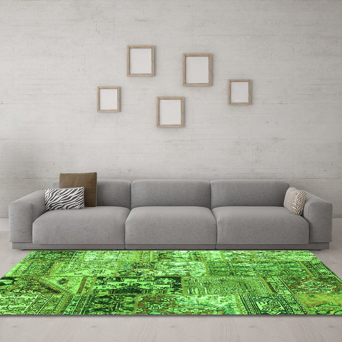 Machine Washable Patchwork Green Transitional Area Rugs in a Living Room,, wshcon2977grn