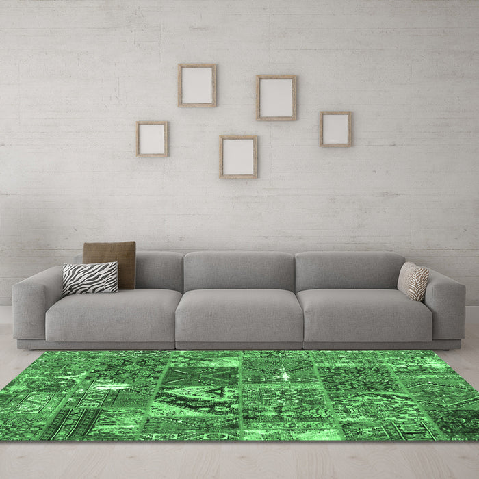 Machine Washable Patchwork Emerald Green Transitional Area Rugs in a Living Room,, wshcon2981emgrn