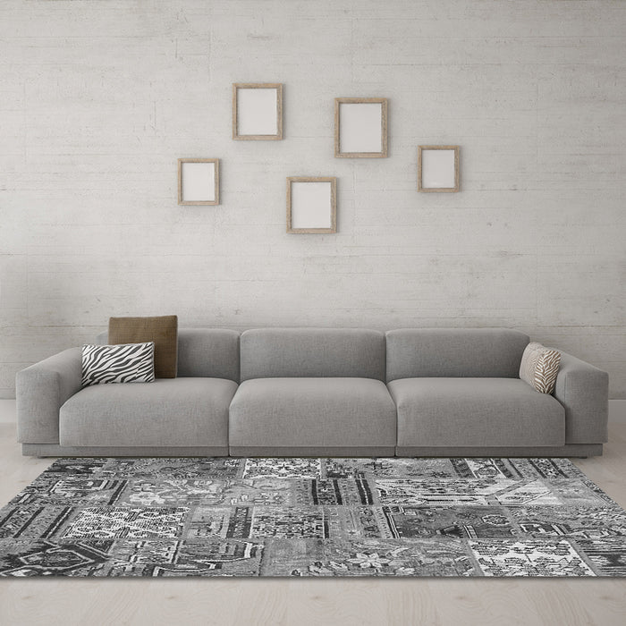 Machine Washable Patchwork Gray Transitional Rug in a Living Room,, wshcon2982gry