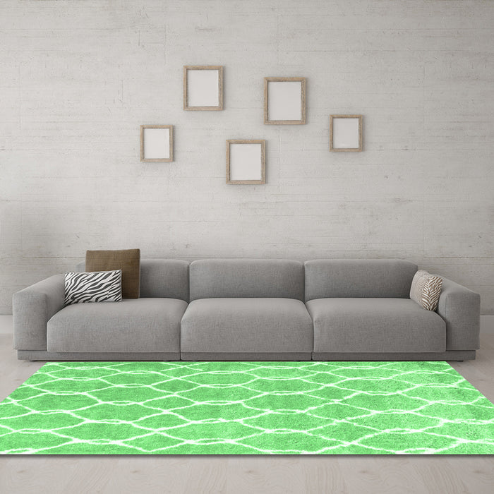 Machine Washable Trellis Emerald Green Modern Area Rugs in a Living Room,, wshcon2984emgrn
