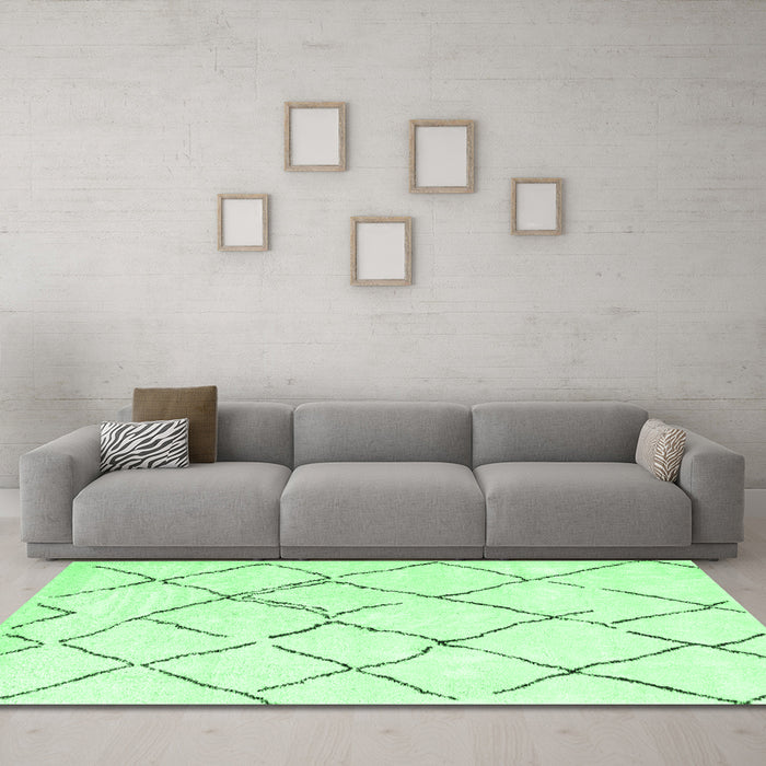 Machine Washable Solid Emerald Green Modern Area Rugs in a Living Room,, wshcon2986emgrn