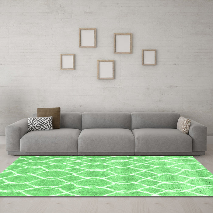 Machine Washable Trellis Emerald Green Modern Area Rugs in a Living Room,, wshcon2988emgrn