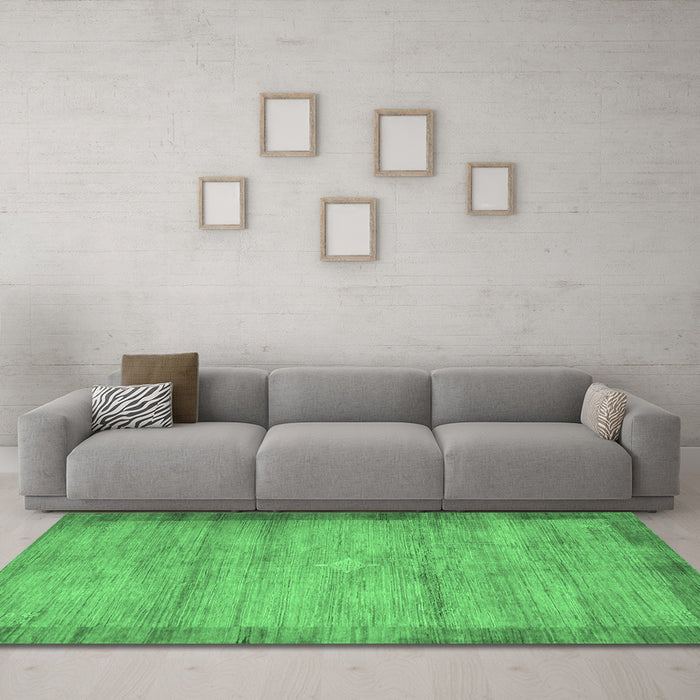 Machine Washable Abstract Emerald Green Contemporary Area Rugs in a Living Room,, wshcon298emgrn