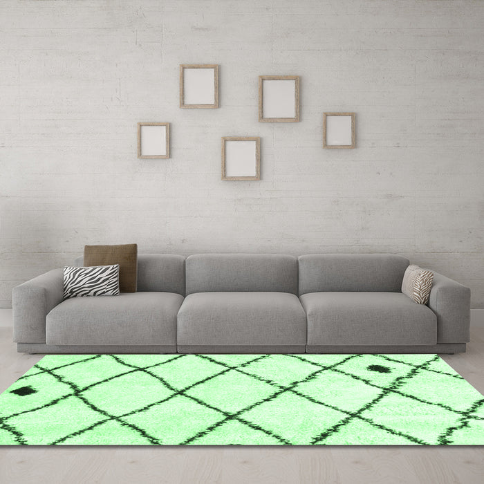 Machine Washable Solid Emerald Green Modern Area Rugs in a Living Room,, wshcon2991emgrn