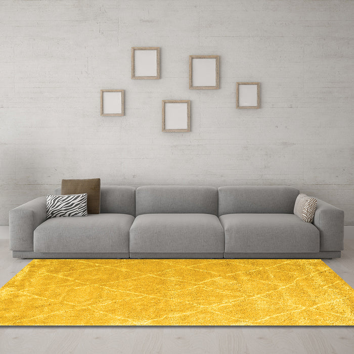 Machine Washable Trellis Yellow Modern Rug in a Living Room, wshcon2992yw