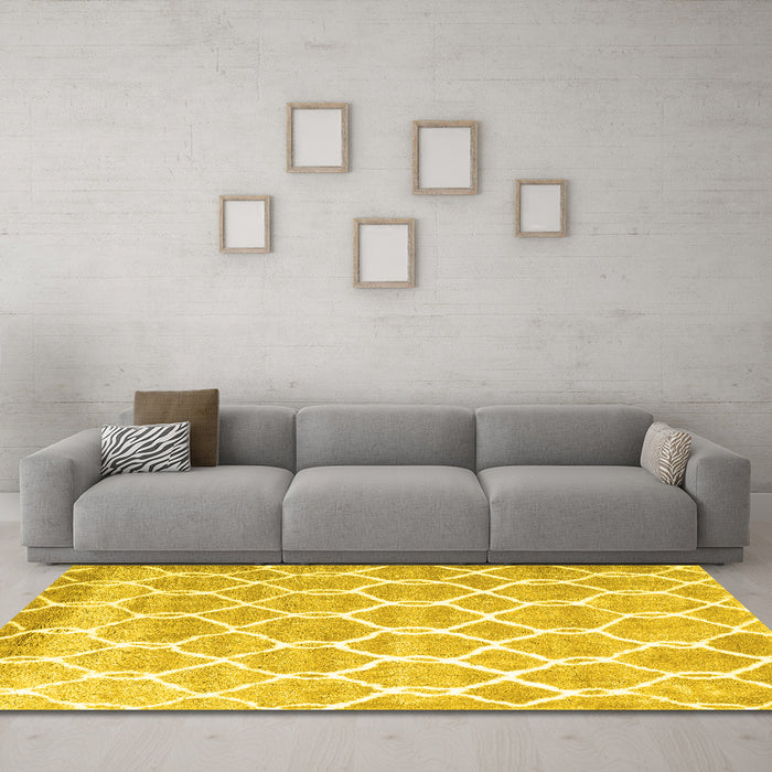 Machine Washable Trellis Yellow Modern Rug in a Living Room, wshcon2996yw