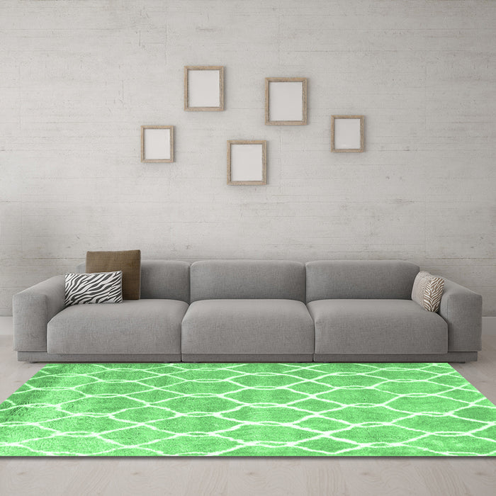 Machine Washable Trellis Emerald Green Modern Area Rugs in a Living Room,, wshcon2996emgrn