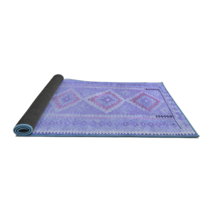Sideview of Oriental Blue Traditional Rug, con2999blu