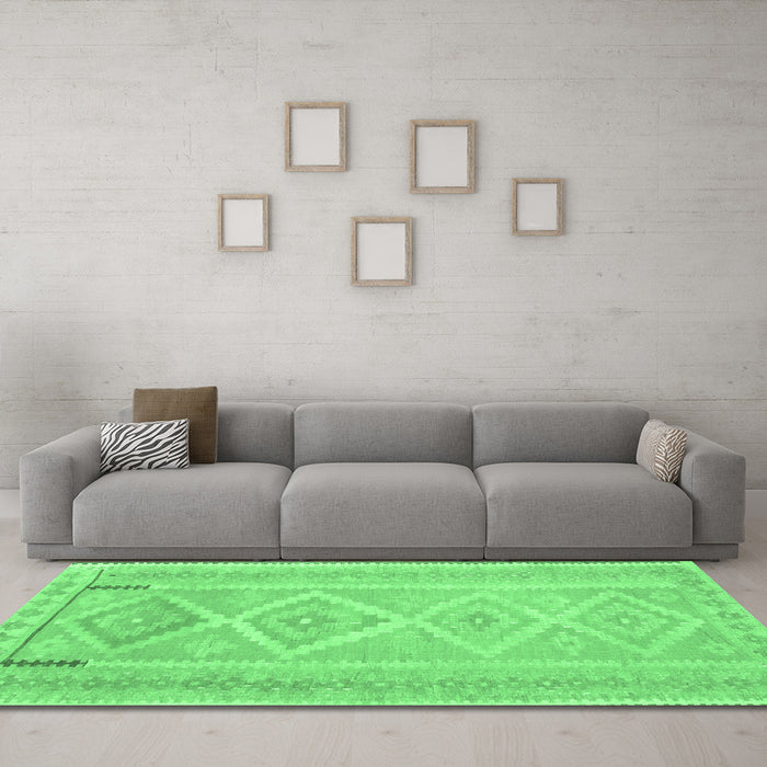 Machine Washable Oriental Emerald Green Traditional Area Rugs in a Living Room,, wshcon2999emgrn