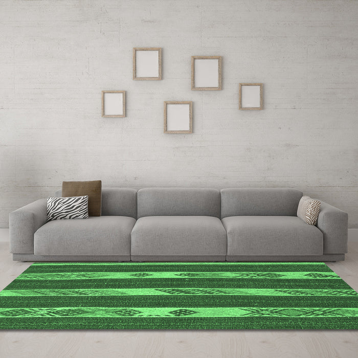 Machine Washable Abstract Emerald Green Contemporary Area Rugs in a Living Room,, wshcon3000emgrn
