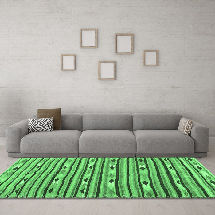 Machine Washable Oriental Emerald Green Traditional Area Rugs in a Living Room,, wshcon3004emgrn