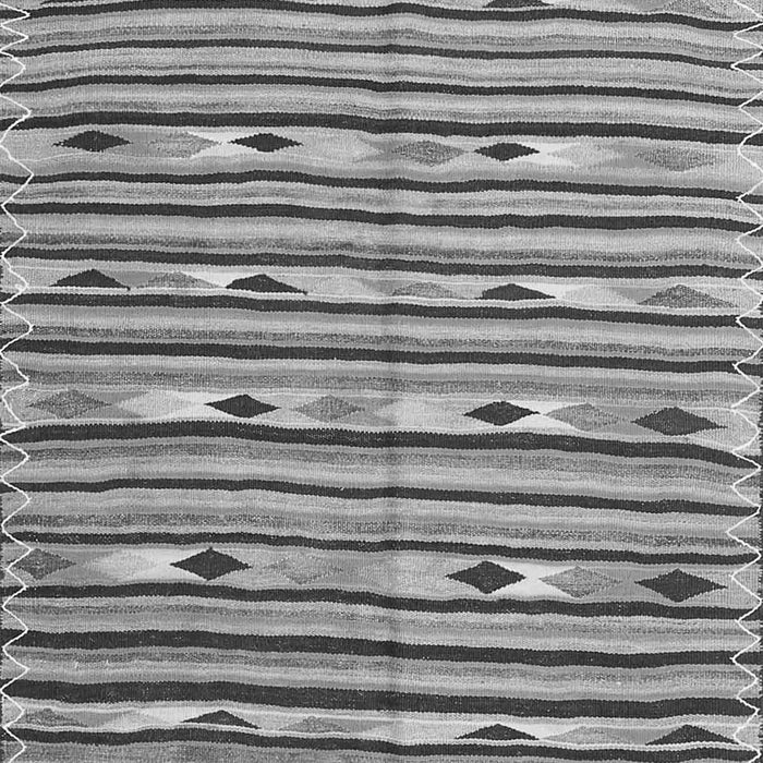 Serging Thickness of Machine Washable Oriental Gray Traditional Rug, wshcon3004gry