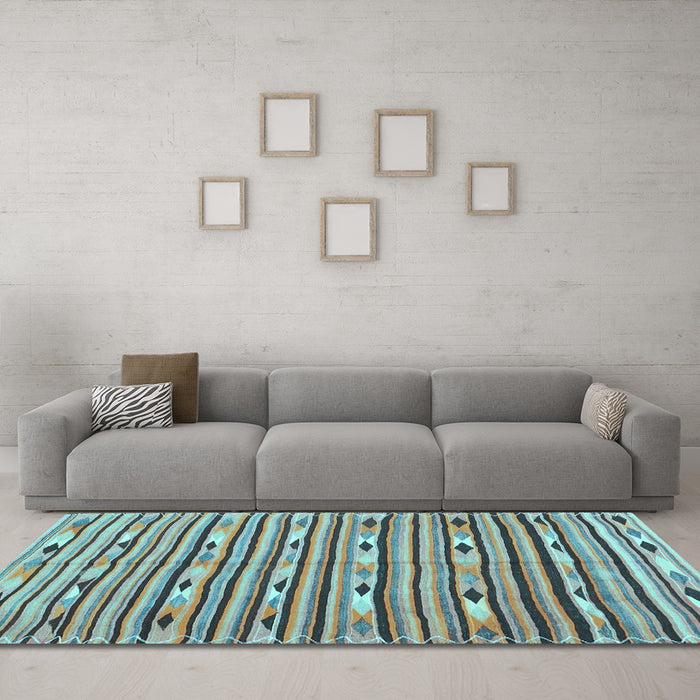 Machine Washable Oriental Light Blue Traditional Rug in a Living Room, wshcon3004lblu