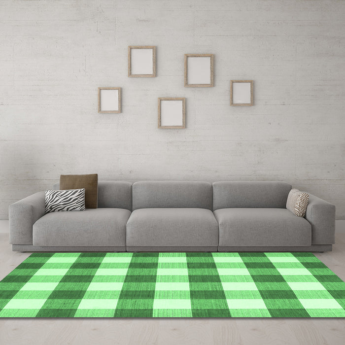 Machine Washable Checkered Emerald Green Modern Area Rugs in a Living Room,, wshcon3014emgrn