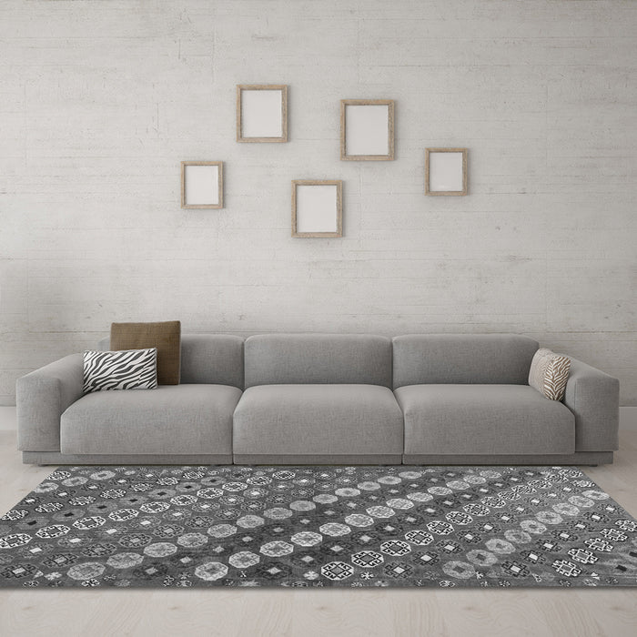 Machine Washable Abstract Gray Contemporary Rug in a Living Room,, wshcon3016gry