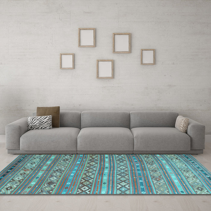 Machine Washable Oriental Light Blue Traditional Rug in a Living Room, wshcon3019lblu