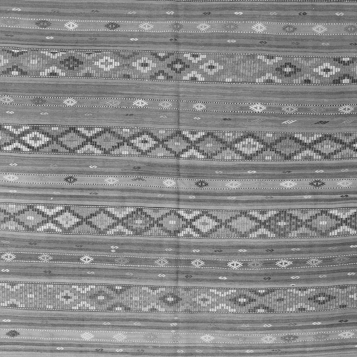 Serging Thickness of Machine Washable Oriental Gray Traditional Rug, wshcon3019gry