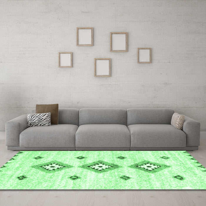 Machine Washable Solid Emerald Green Modern Area Rugs in a Living Room,, wshcon3021emgrn