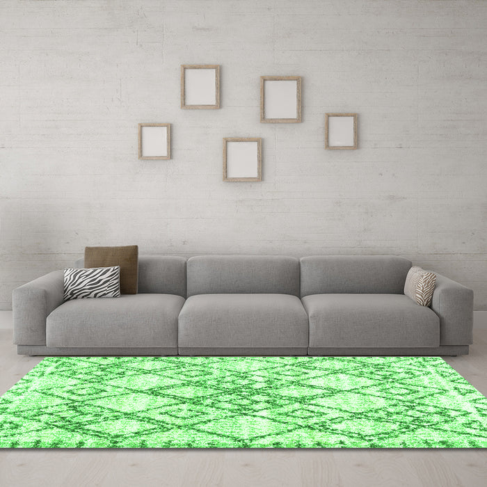 Machine Washable Abstract Green Contemporary Area Rugs in a Living Room,, wshcon3025grn