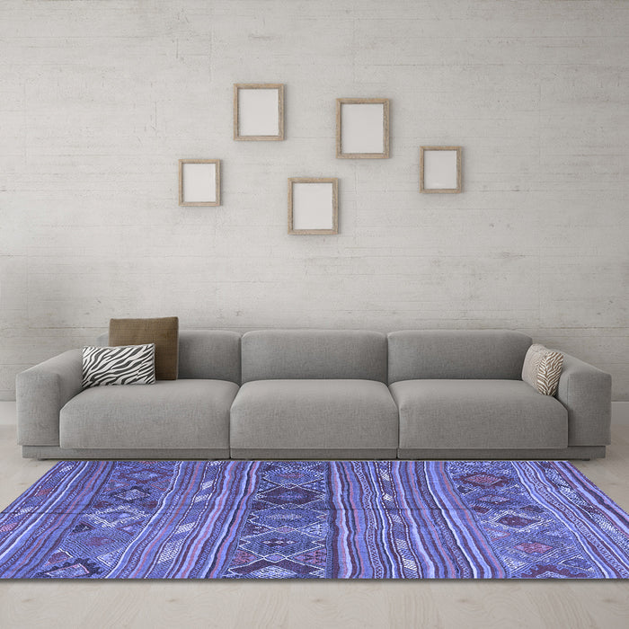 Machine Washable Oriental Blue Traditional Rug in a Living Room, wshcon3031blu