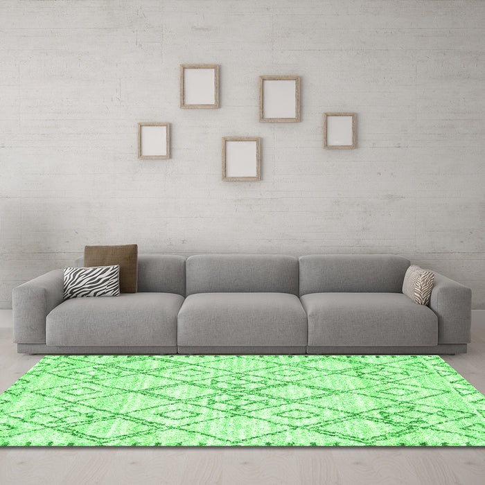 Machine Washable Solid Green Modern Area Rugs in a Living Room,, wshcon3038grn