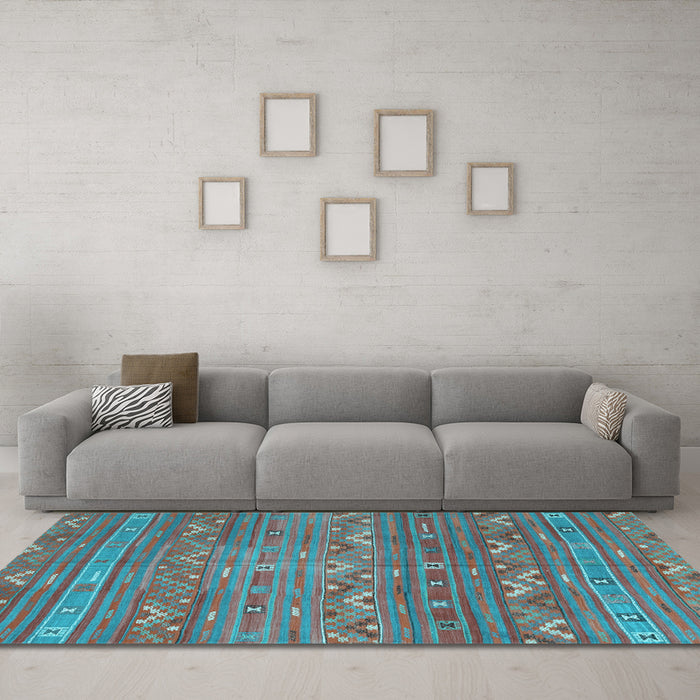 Machine Washable Oriental Light Blue Traditional Rug in a Living Room, wshcon3042lblu