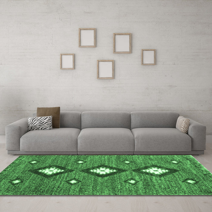 Machine Washable Abstract Emerald Green Contemporary Area Rugs in a Living Room,, wshcon3044emgrn