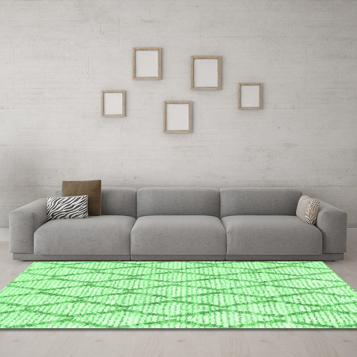 Machine Washable Trellis Emerald Green Modern Area Rugs in a Living Room,, wshcon3045emgrn