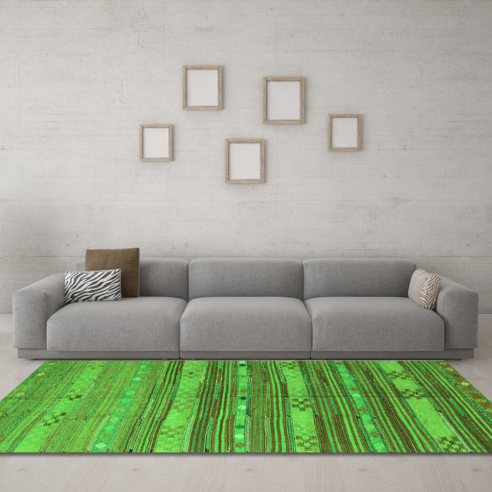 Machine Washable Southwestern Green Country Area Rugs in a Living Room,, wshcon3052grn