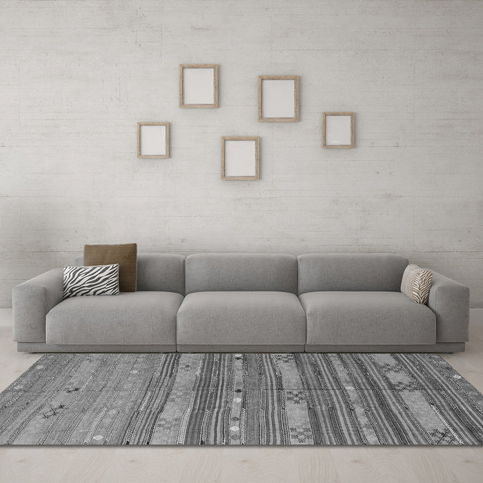 Machine Washable Southwestern Gray Country Rug in a Living Room,, wshcon3052gry