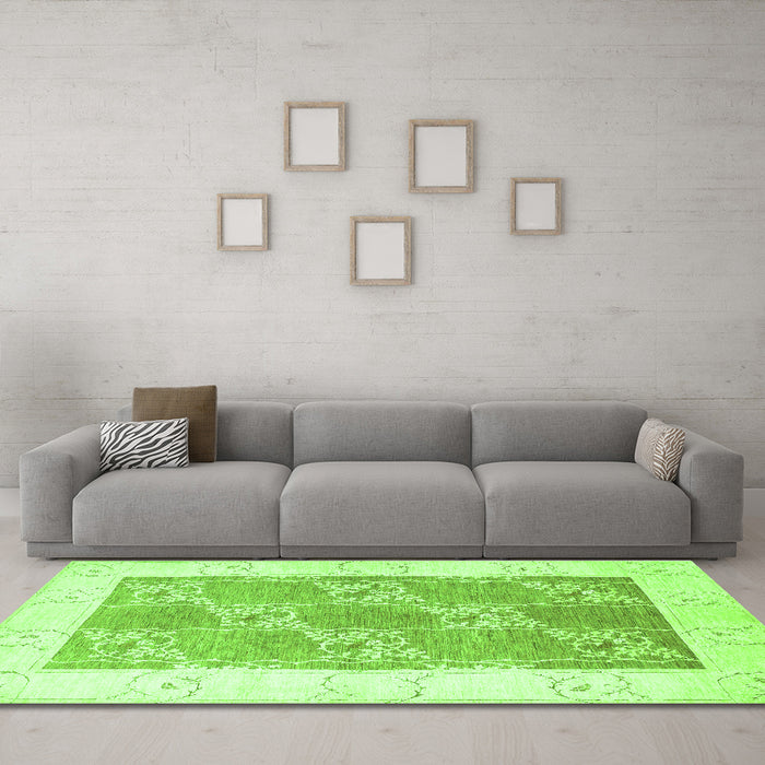 Machine Washable Abstract Green Contemporary Area Rugs in a Living Room,, wshcon305grn