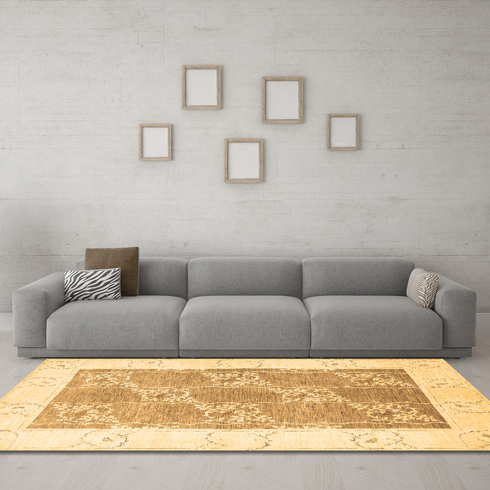 Machine Washable Abstract Brown Contemporary Rug in a Living Room,, wshcon305brn