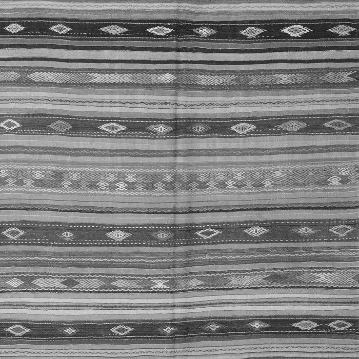 Serging Thickness of Machine Washable Southwestern Gray Country Rug, wshcon3071gry