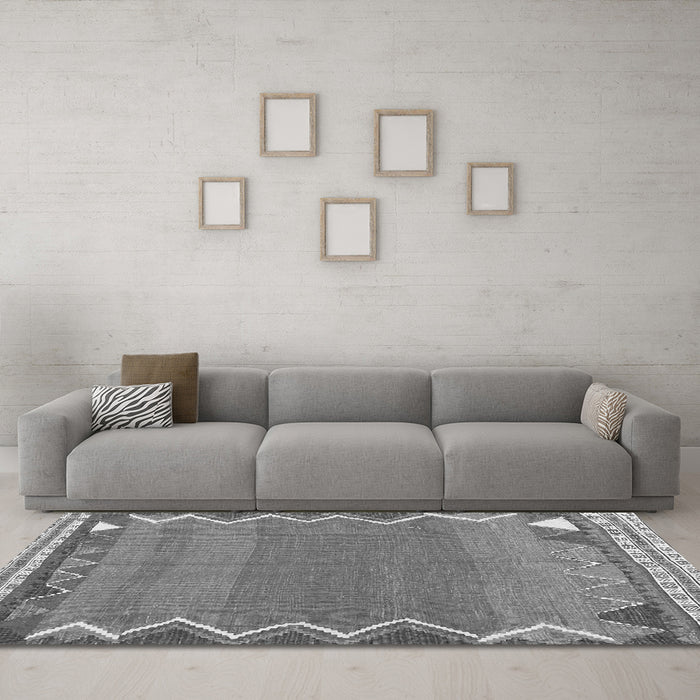 Machine Washable Oriental Gray Traditional Rug in a Living Room,, wshcon3078gry