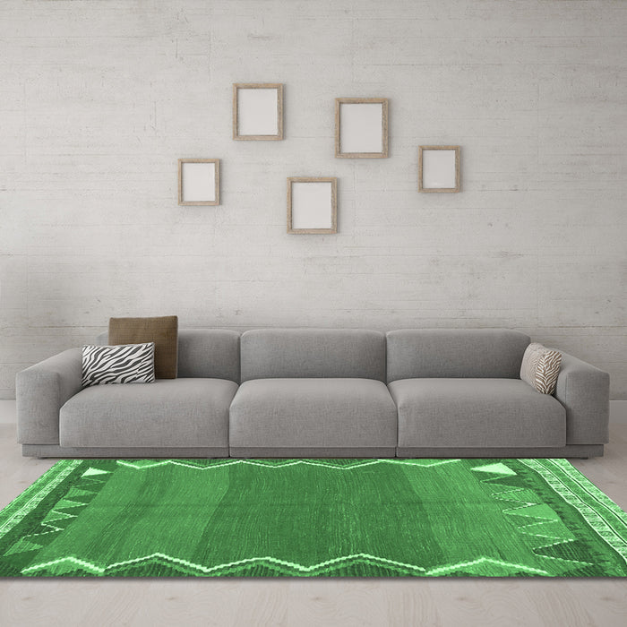 Machine Washable Oriental Emerald Green Traditional Area Rugs in a Living Room,, wshcon3078emgrn