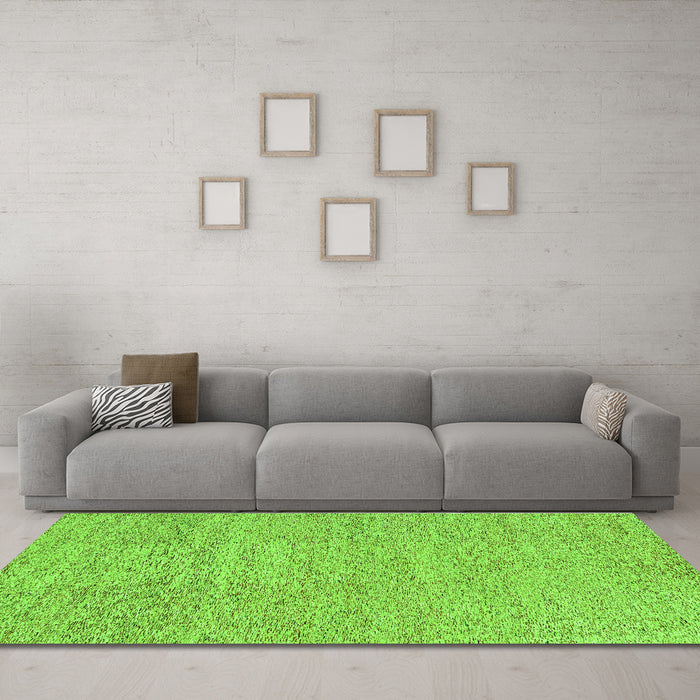 Machine Washable Abstract Green Contemporary Area Rugs in a Living Room,, wshcon307grn